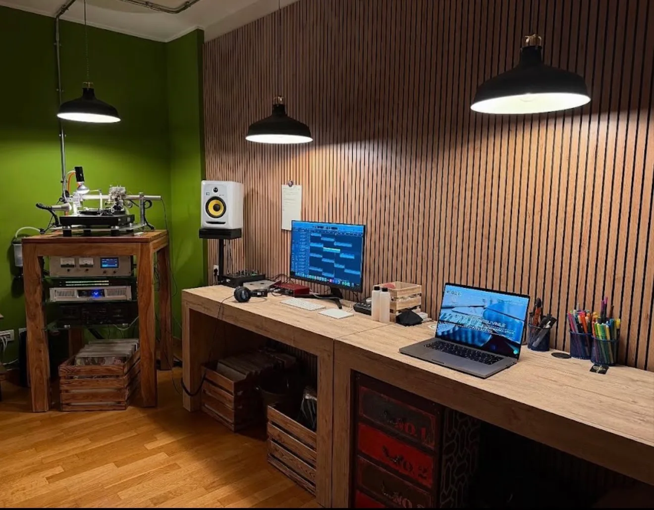 Vinylhouse, Rodano